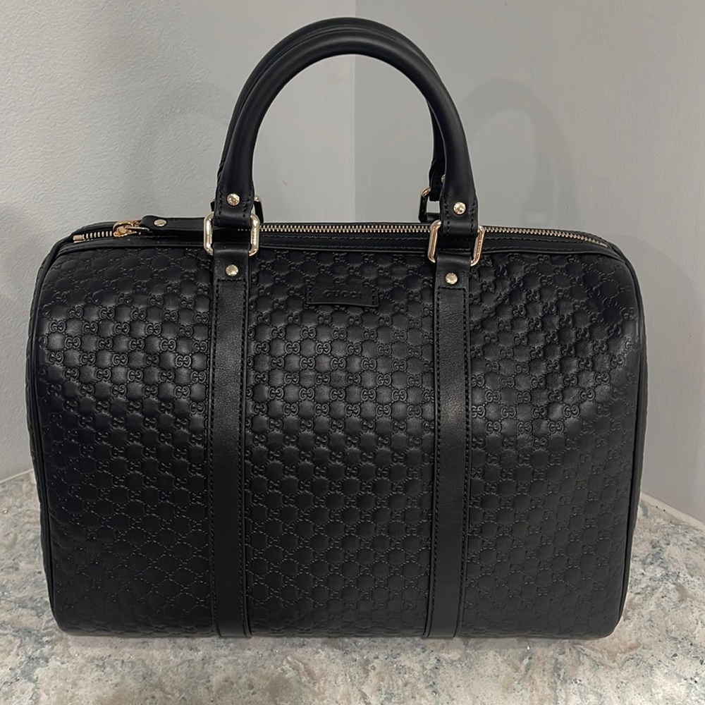 GUCCI Microguccisma Margaux Handbag Black with adjustable strap. NWT.